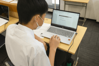 実践力を育てる授業　文書デザイン検定対策の様子