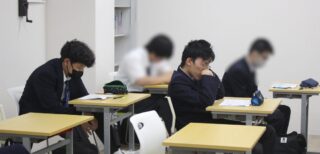 マナー検定3級に挑戦！1年生が真剣に対策中