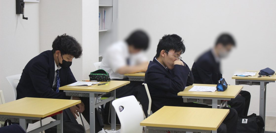 マナー検定3級に挑戦!1年生が真剣に対策中