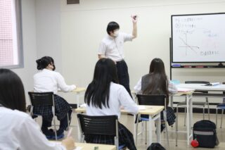 1年生数学の授業 ― 一次関数を学習しました