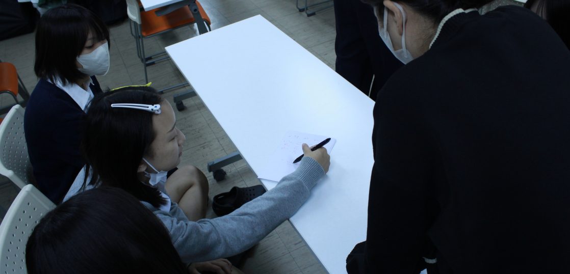 オープンスクールに向けて準備中!美容ショーの話し合いを実施