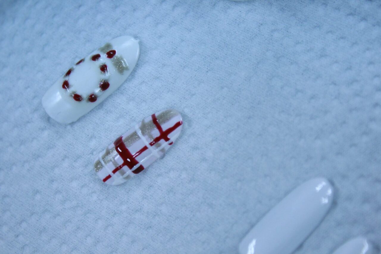 クリスマスネイルを制作しました ― 3年生美容コース