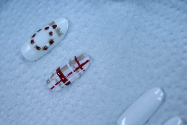 クリスマスネイルを制作しました ― 3年生美容コース