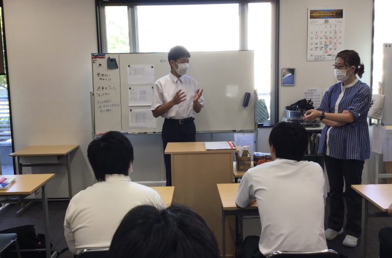 毎朝の1分間スピーチで育つ「話す力」と「待つ力」