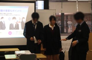 3年生がスーツの着こなし講座で社会人準備