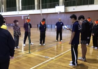 体育館で全力バレー！―1月の誕生会