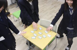 試行錯誤の軌跡を形に―ネイル作品の展示準備