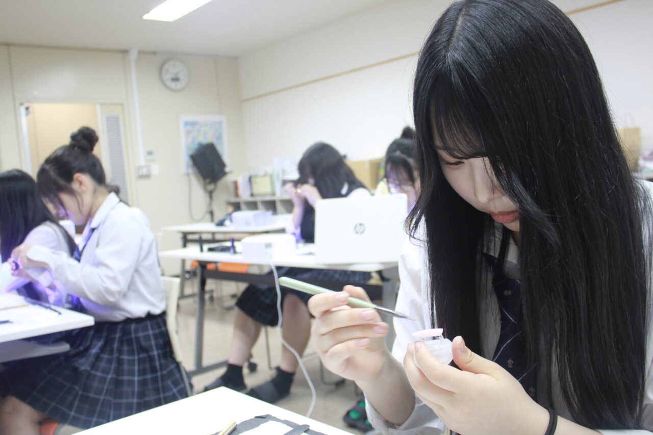 「苦手」が「楽しい」に変わった日―最後のネイル授業