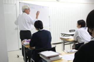 知っている物語なら読める！―2年生の英語で広がる世界