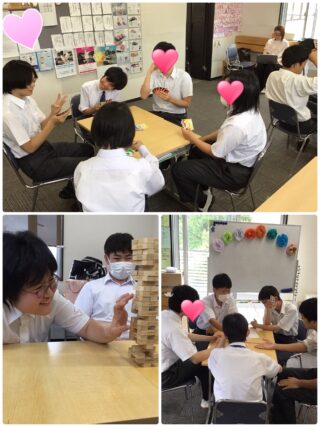 6・7・8月生まれの誕生会。幹事が手作りキーホルダーを贈りました