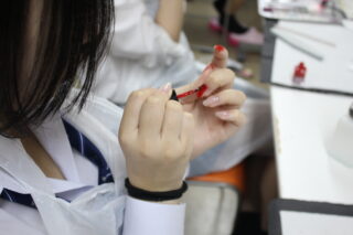 専門技術を楽しく学ぼう!静岡校美容コースのネイル授業をご紹介
